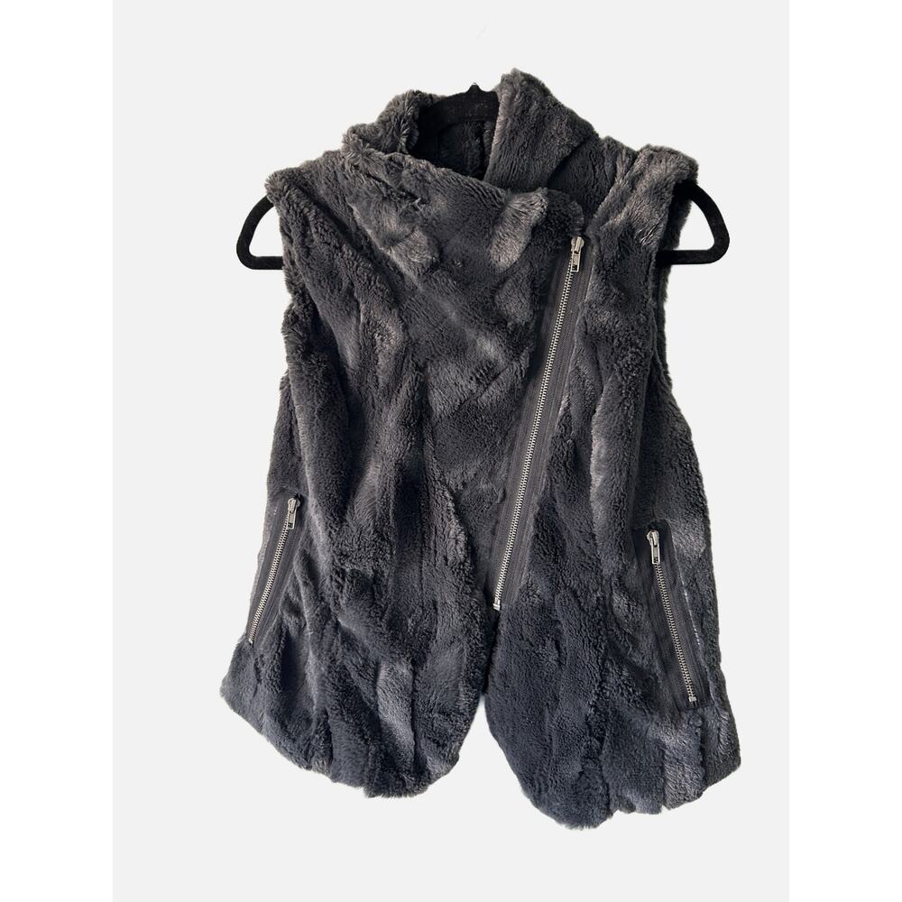 Material Girl Black Faux Fur Asymmetrical Zip Vest Large